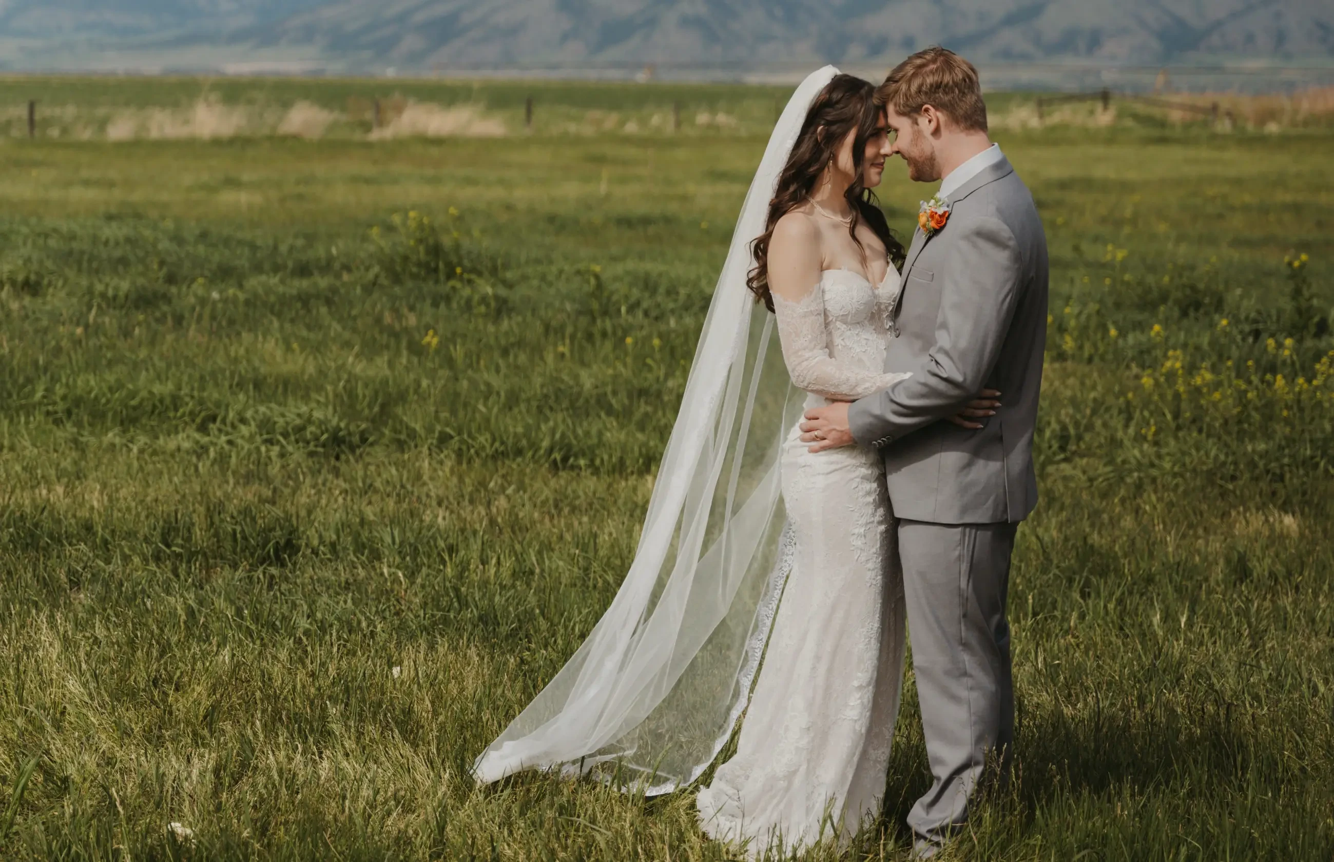 Juliette & Zach. Desktop Image
